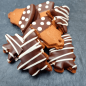 Preview: Kakaokekse mit dunkler Schokolade überzogen festlich garniert