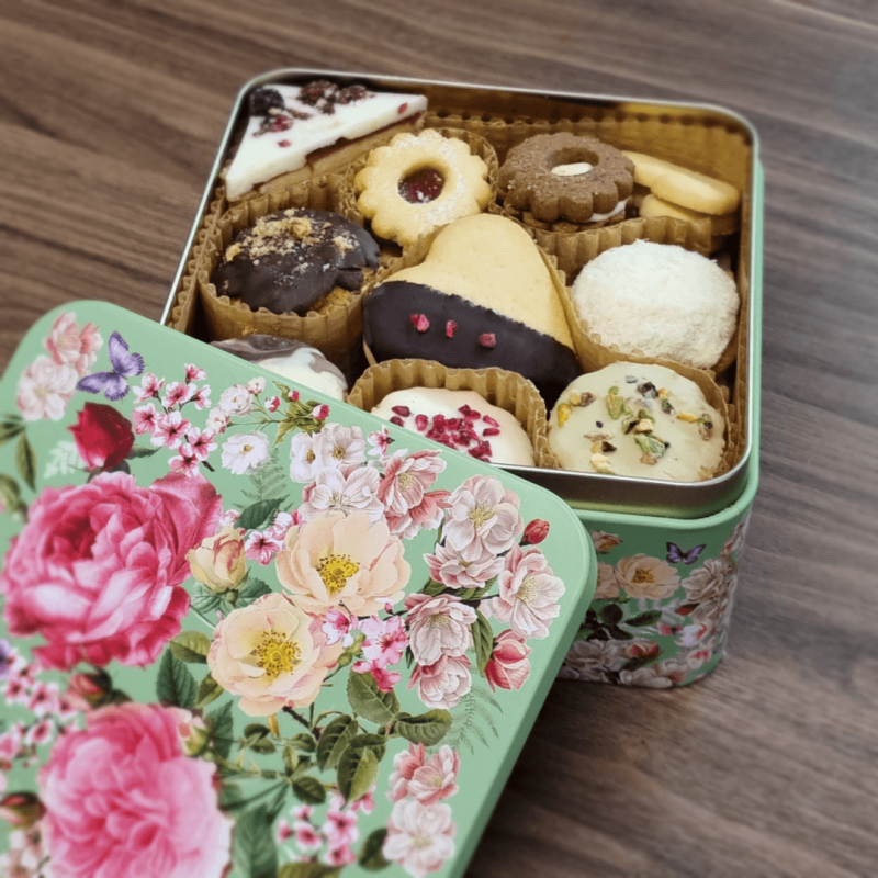 Präsentdose Blumenmotiv mit 600g Feingebäck